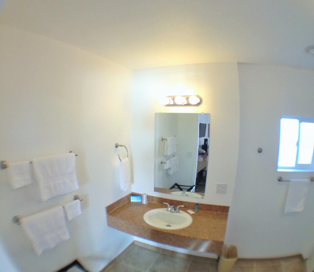 Col-Pacific Motel - thumb 18