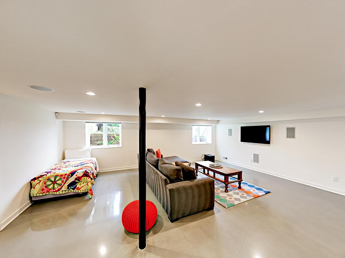 346 West Kinnear Place Home - thumb 10