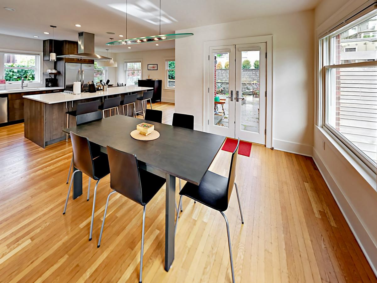 346 West Kinnear Place Home - thumb 11