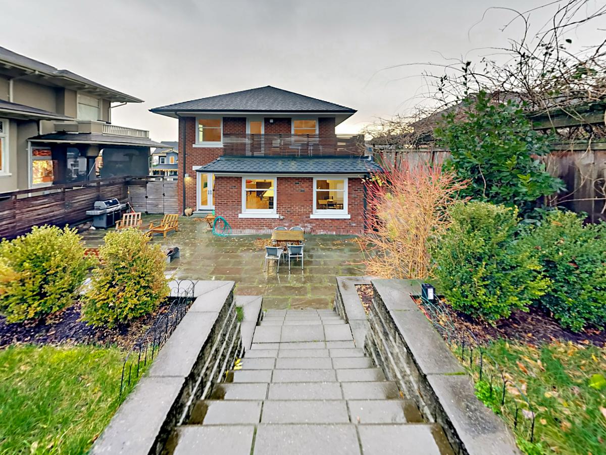 346 West Kinnear Place Home - thumb 9