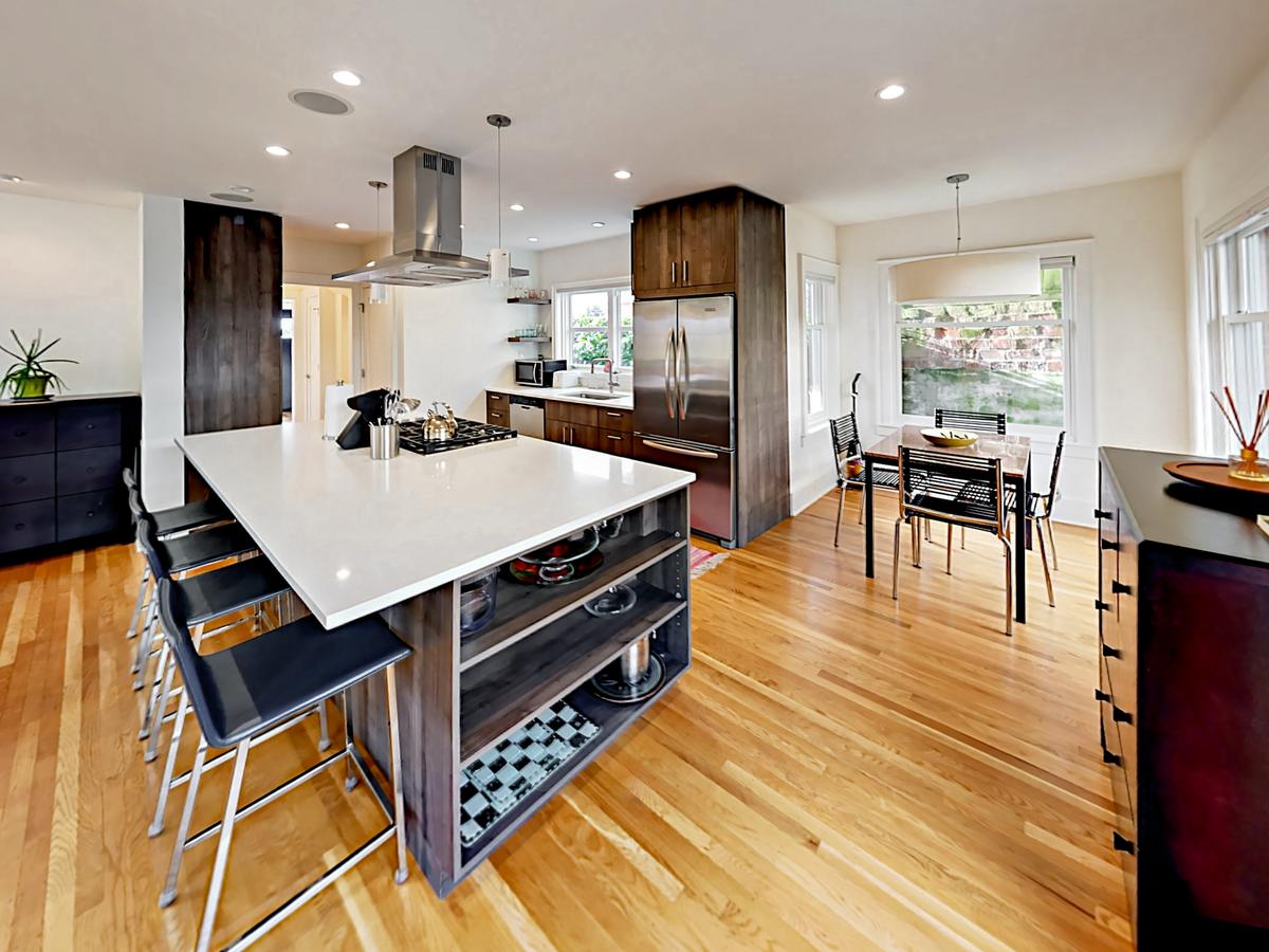 346 West Kinnear Place Home - thumb 30