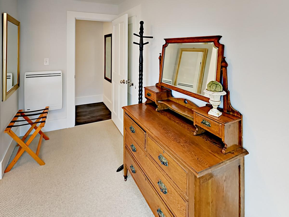 1302 N 49Th St Apartment Upper Unit Apts - thumb 11