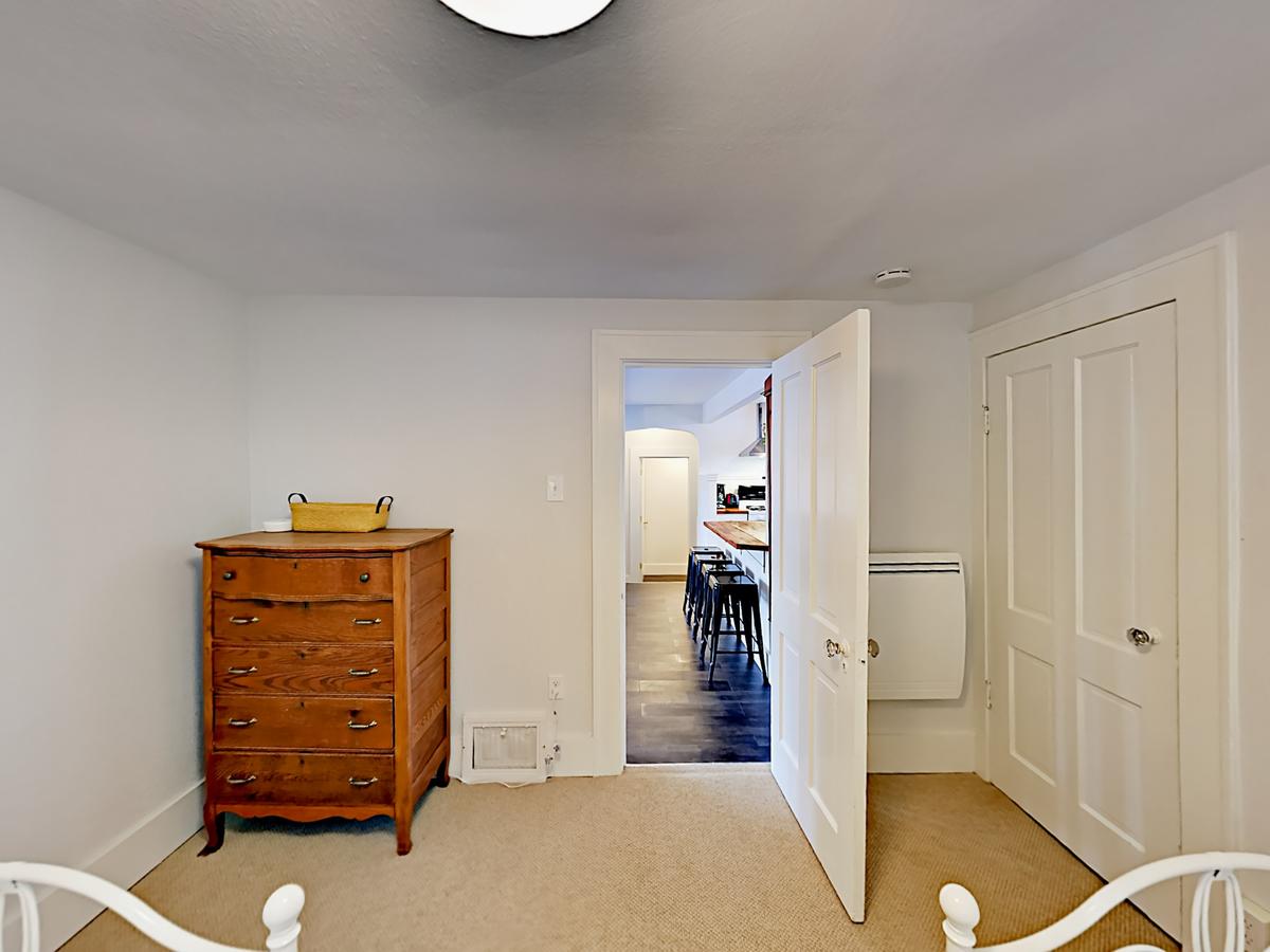 1302 N 49Th St Apartment Upper Unit Apts - thumb 4