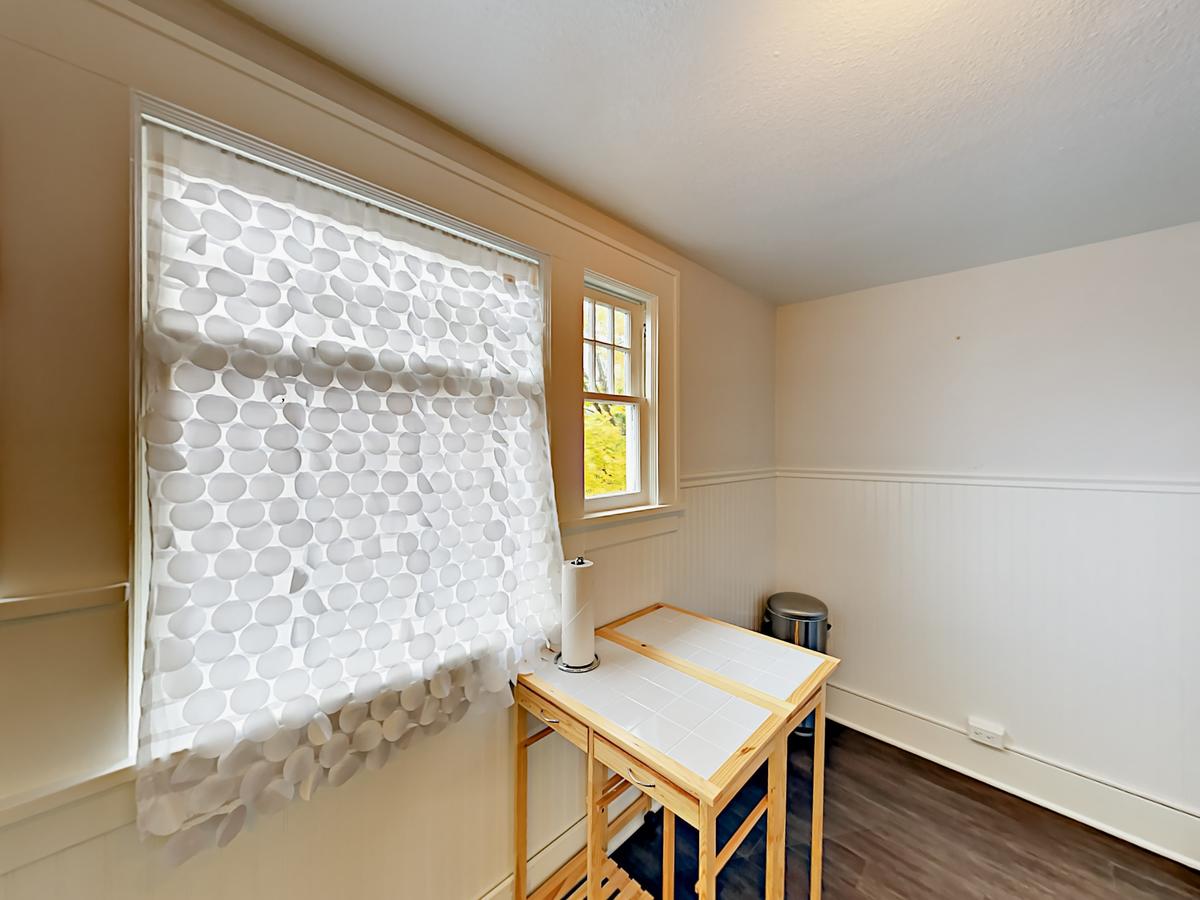 1302 N 49Th St Apartment Upper Unit Apts - thumb 17