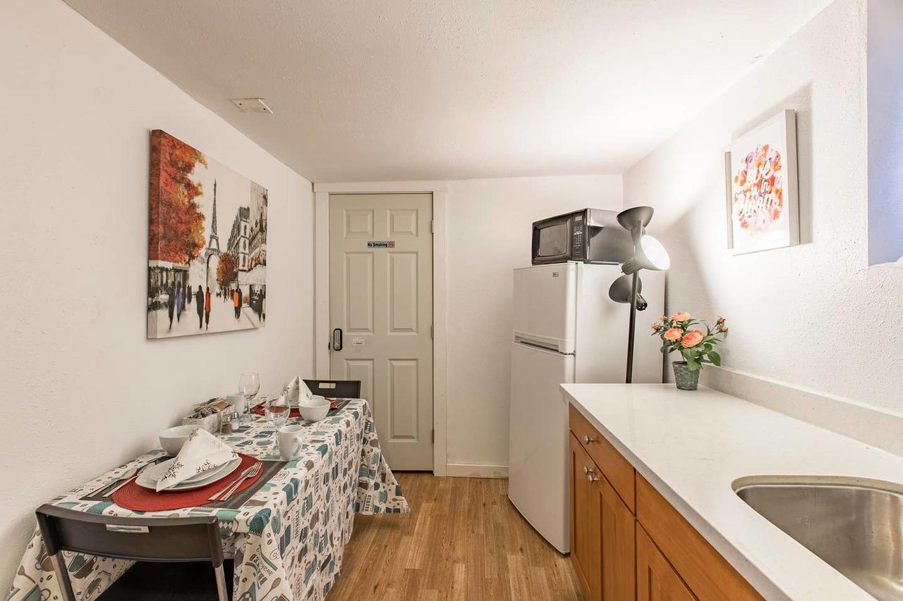 A-Lake Union One Br Apartment- Sleep 4 - thumb 6