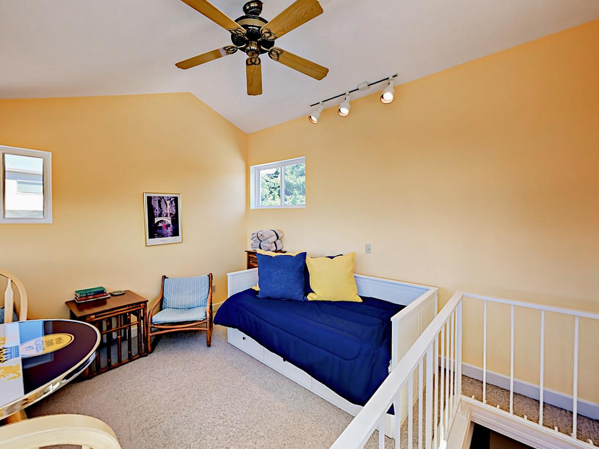 4126 SW Thistle St Home - thumb 9