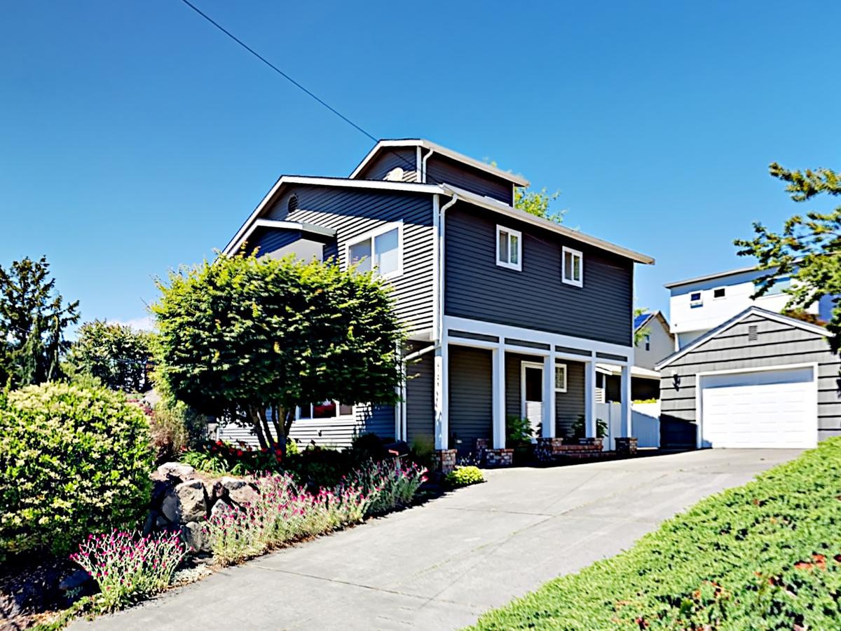 4126 SW Thistle St Home - thumb 5