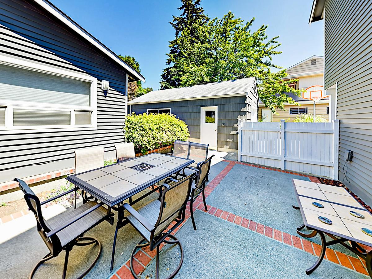 4126 SW Thistle St Home - thumb 23
