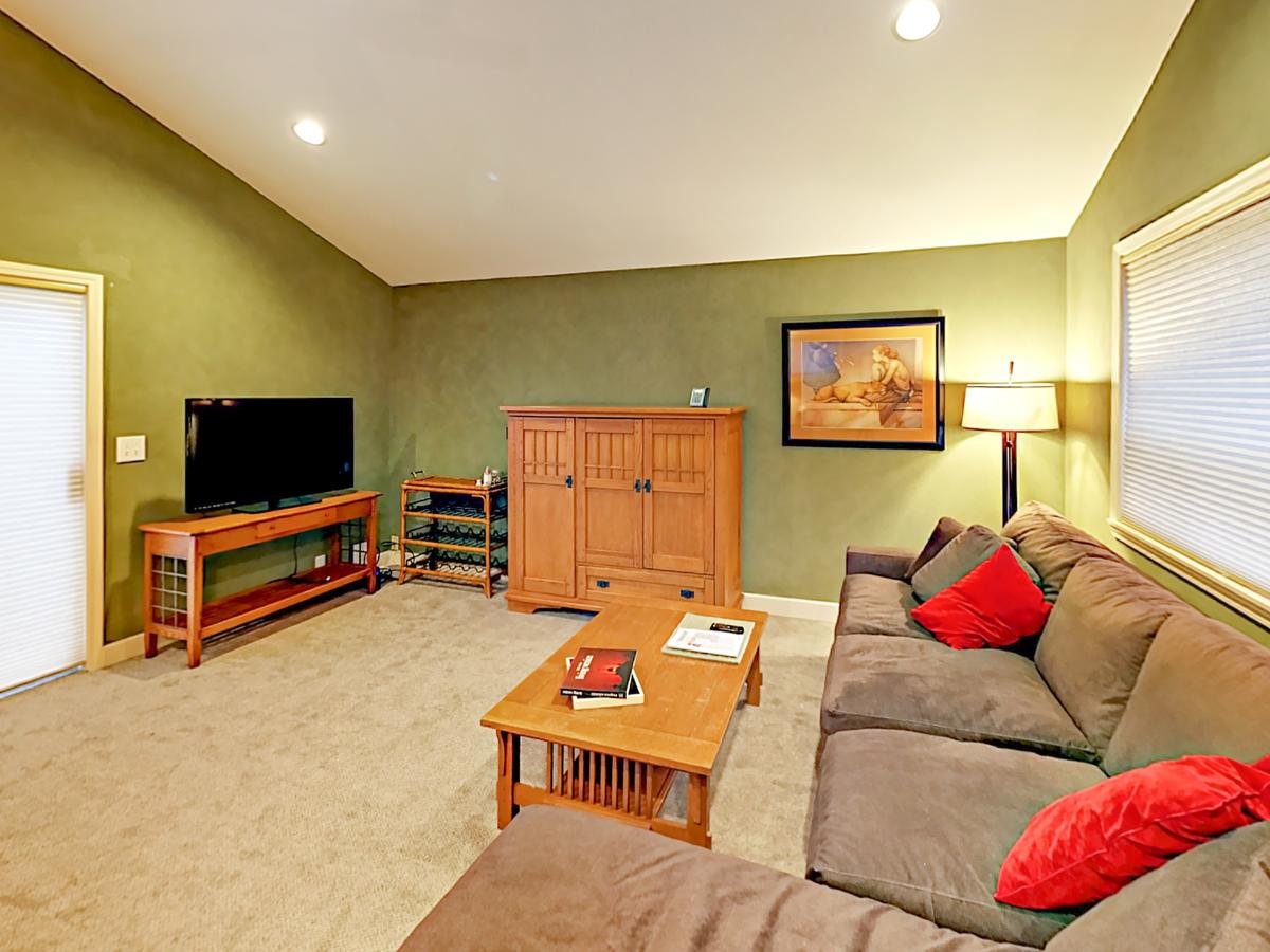 4126 SW Thistle St Home - thumb 11