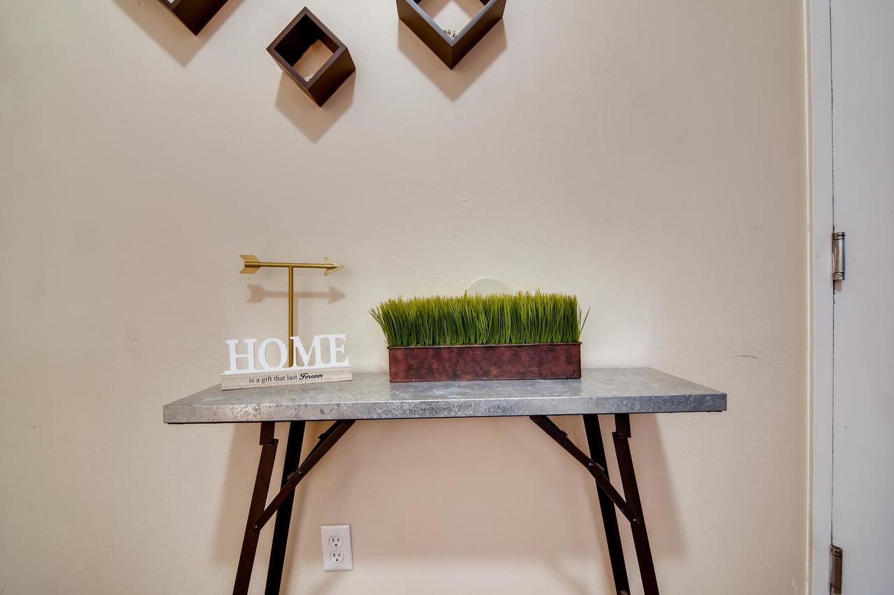 Xenia Homes Loft- Minutes To Pike Place Market - thumb 7