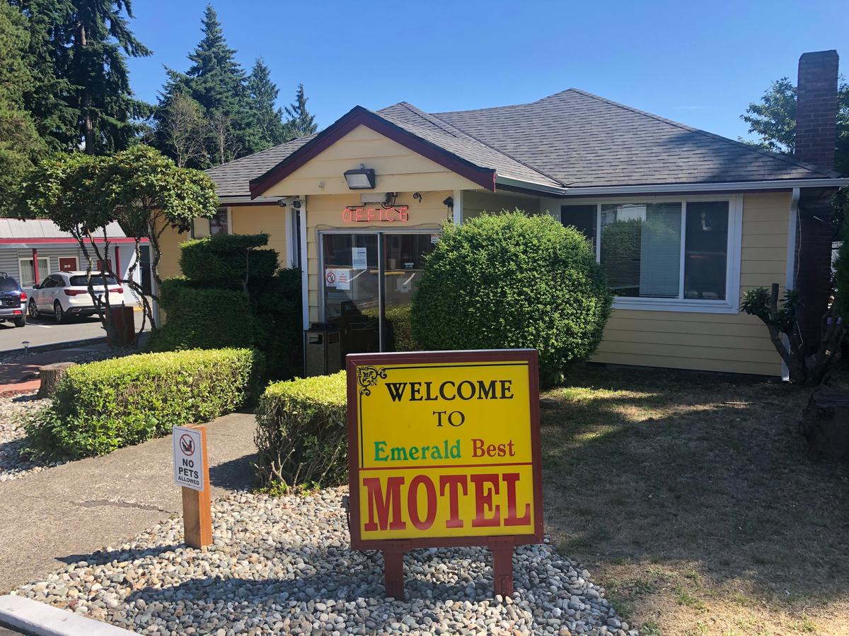 Emerald Best Motel - thumb 1