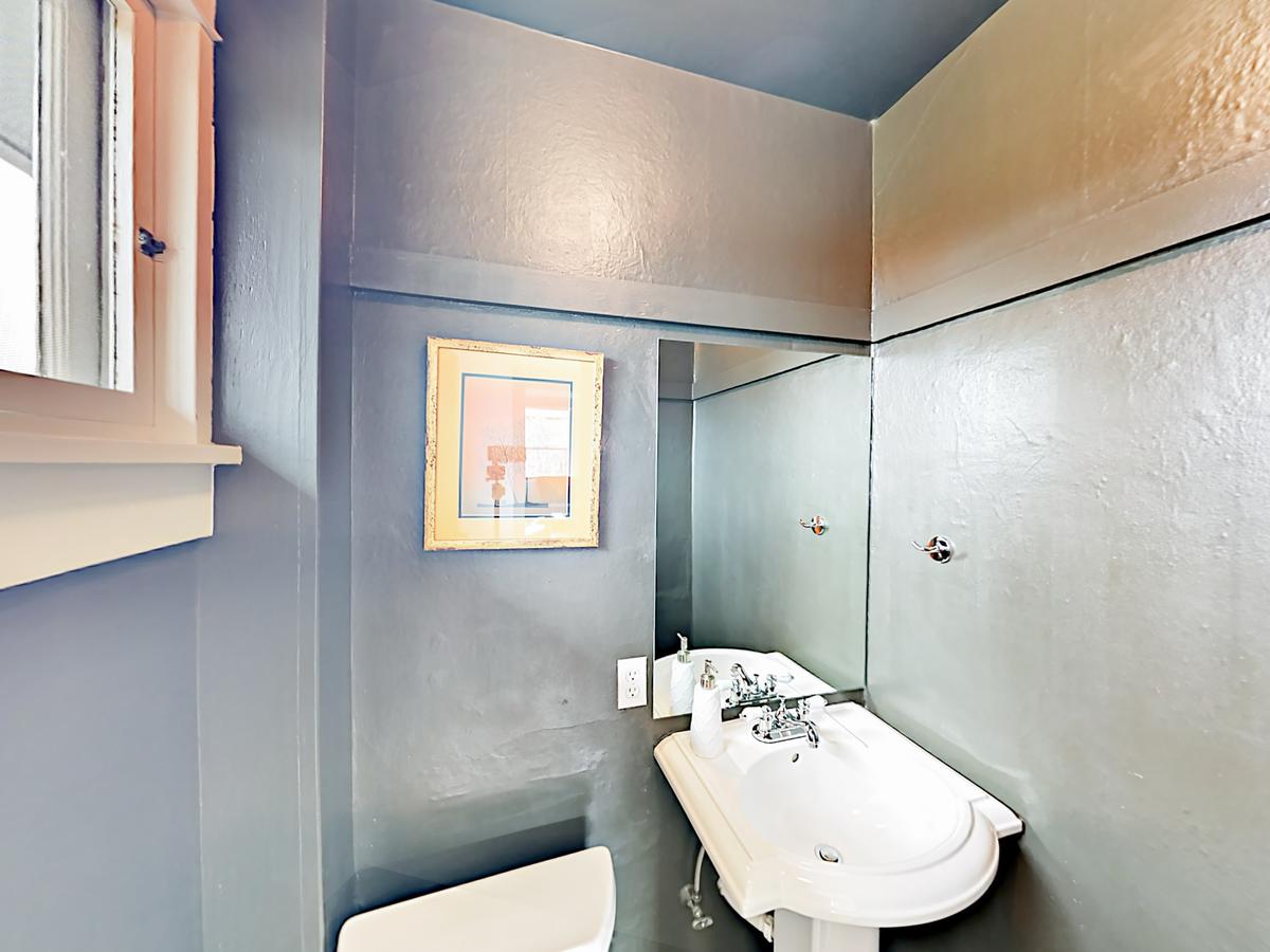 2402 9th Ave W Duplex Duplex - thumb 3