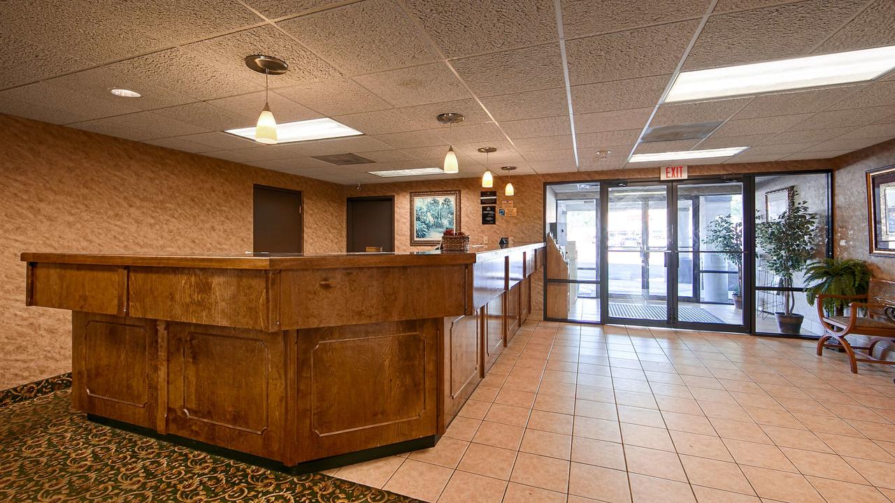 Best Western Huntington Mall Inn - thumb 17