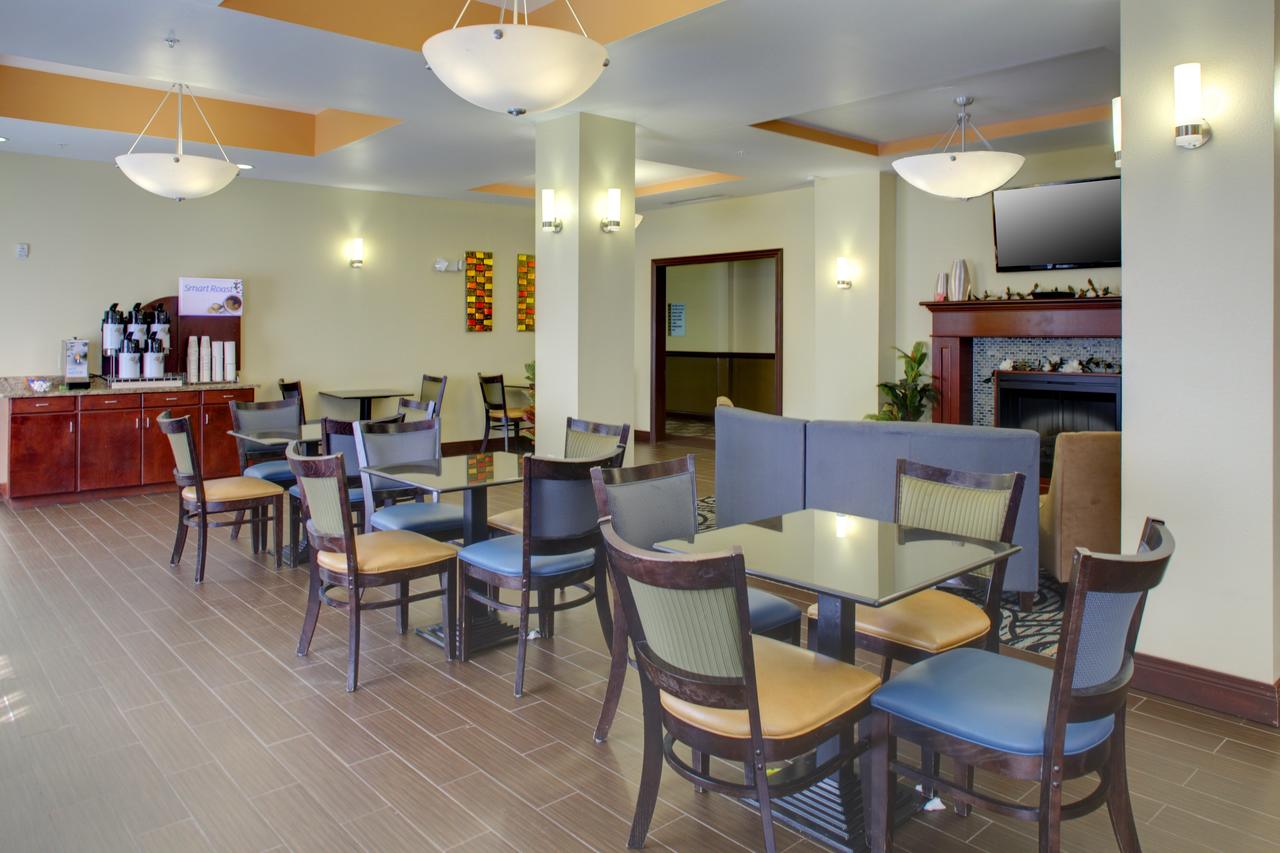 Holiday Inn Express & Suites Cross Lanes - thumb 23