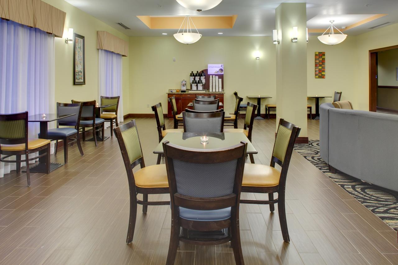 Holiday Inn Express & Suites Cross Lanes - thumb 19