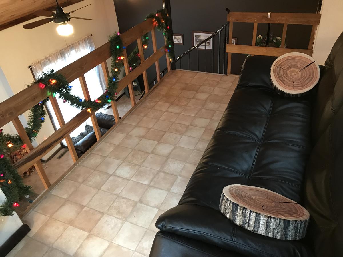 Chalet W/ Loft At Alpine Lake Resort - thumb 14