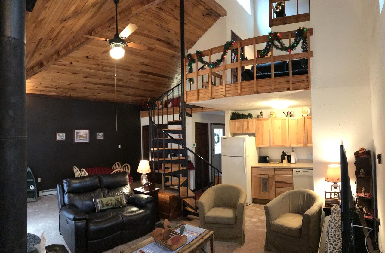 Chalet W/ Loft At Alpine Lake Resort - thumb 0