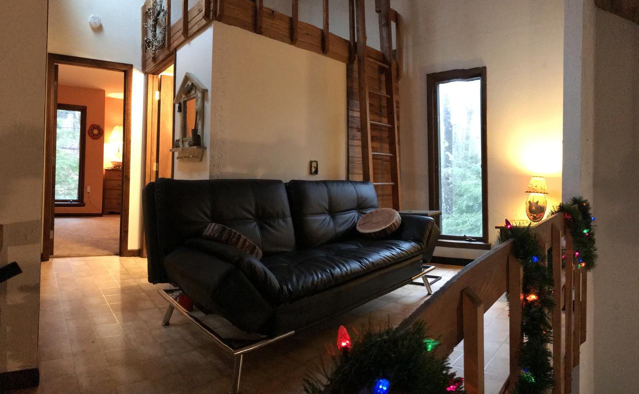 Chalet W/ Loft At Alpine Lake Resort - thumb 15