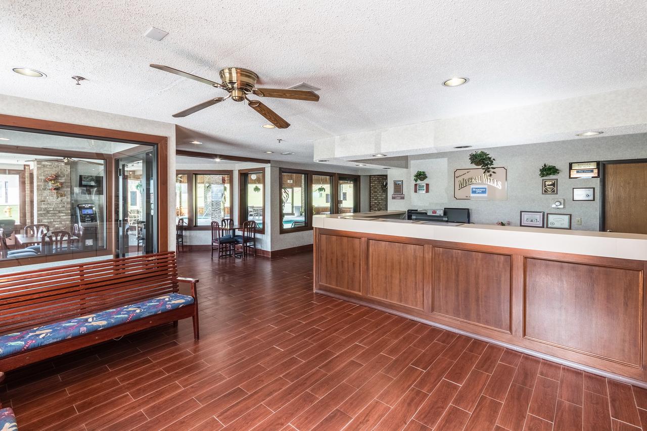 Q Express Inn & Suites - thumb 9