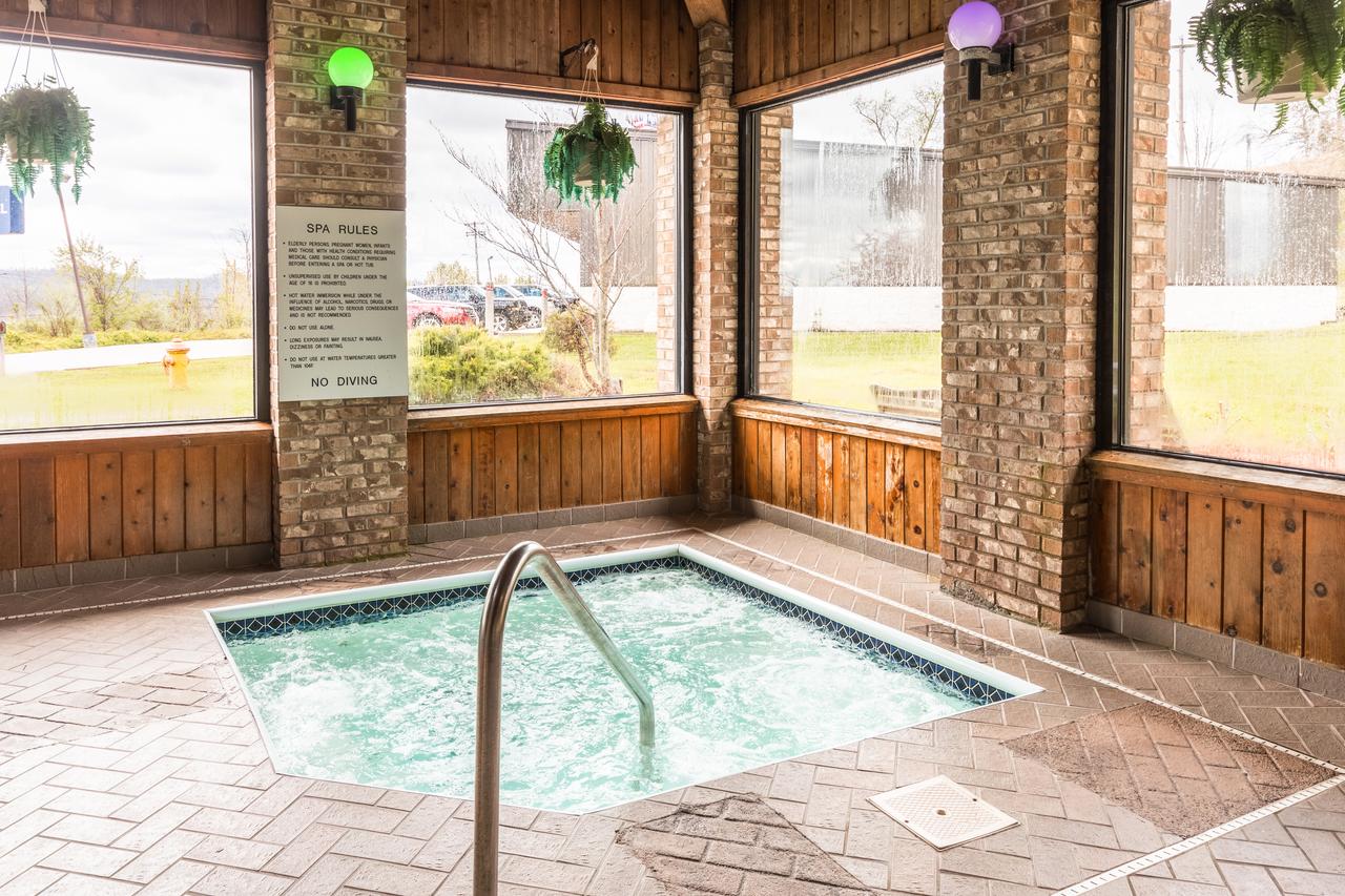 Q Express Inn & Suites - thumb 2