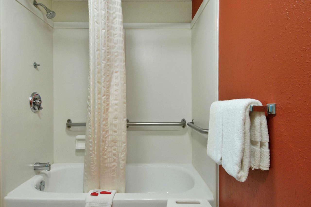 Red Roof Inn Parkersburg - thumb 4