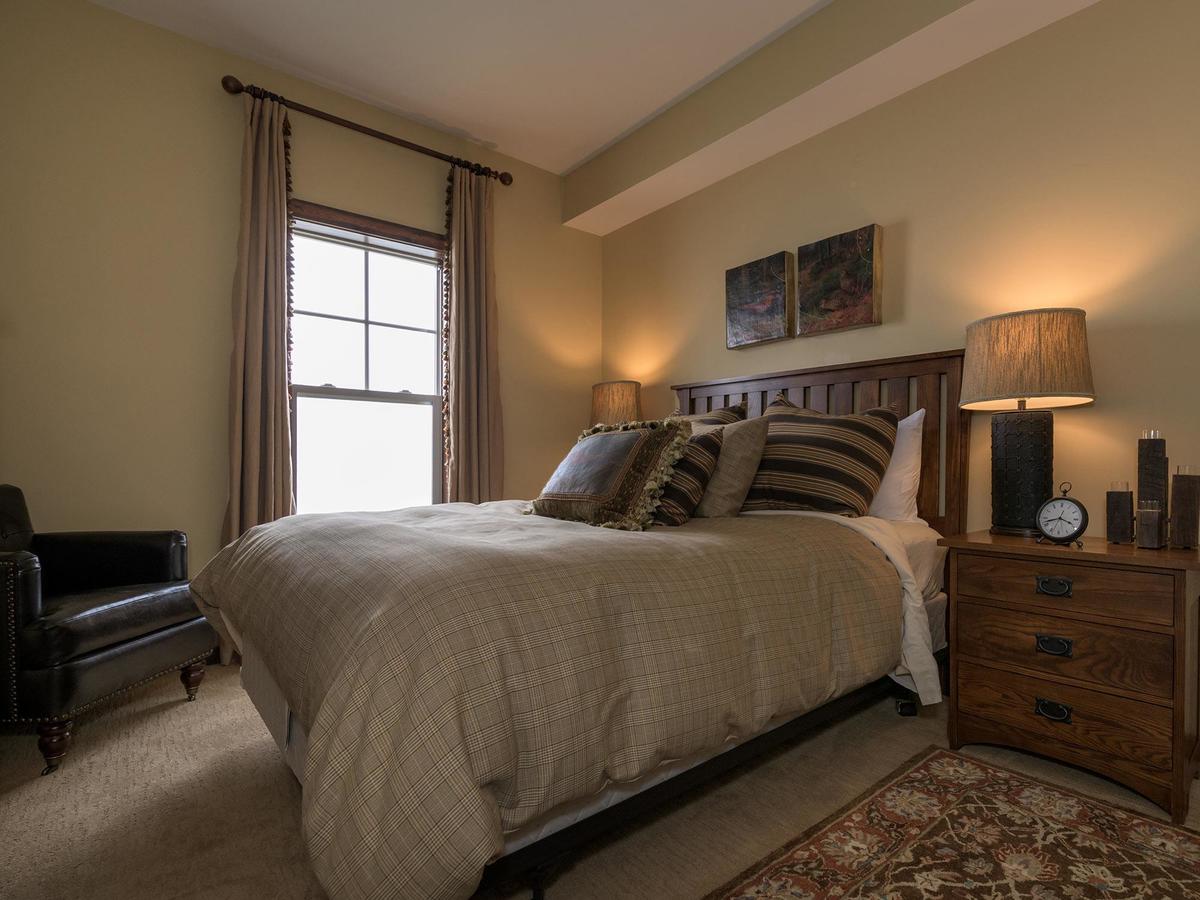2 Br: Soaring Eagle 202 - thumb 1