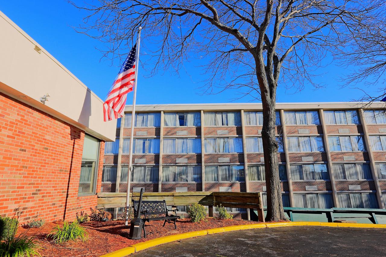 Wyndham Garden Kenosha - thumb 5