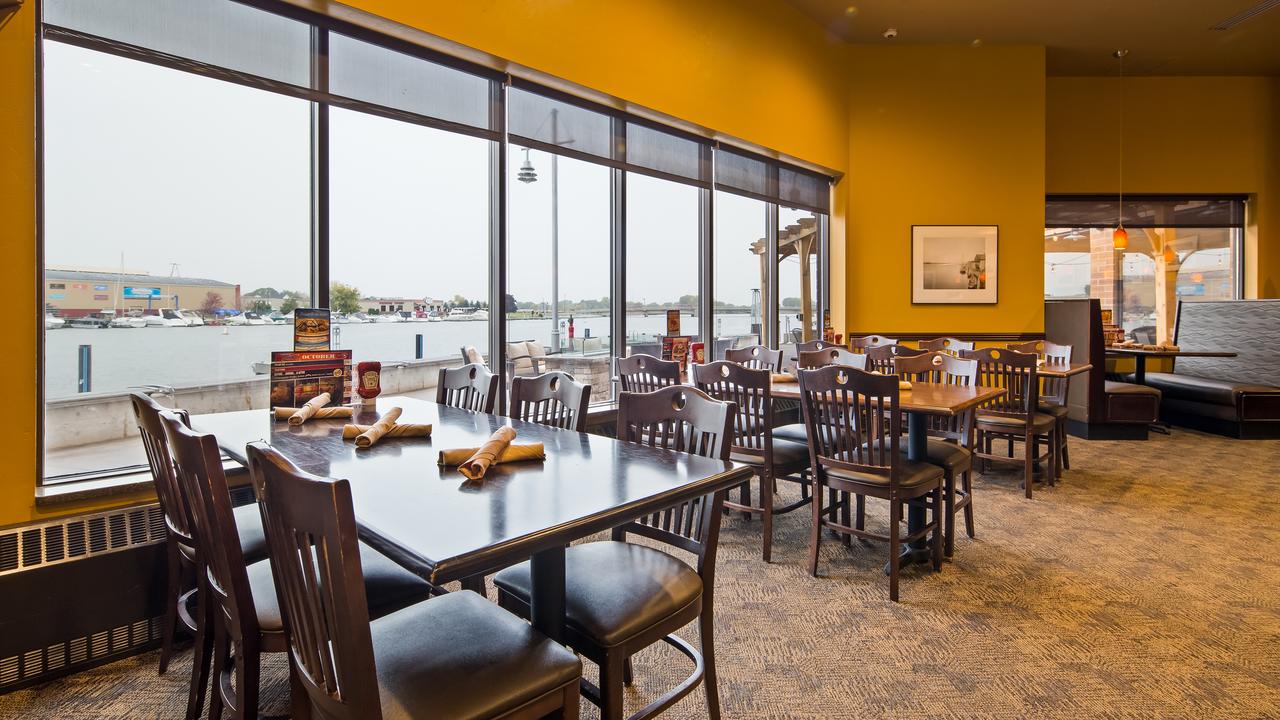 Best Western Premier Waterfront Hotel & Convention Center - thumb 3