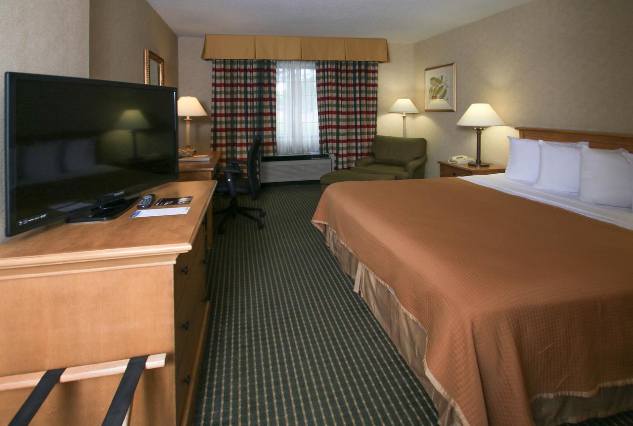 Howard Johnson Plaza By Wyndham Madison - thumb 3