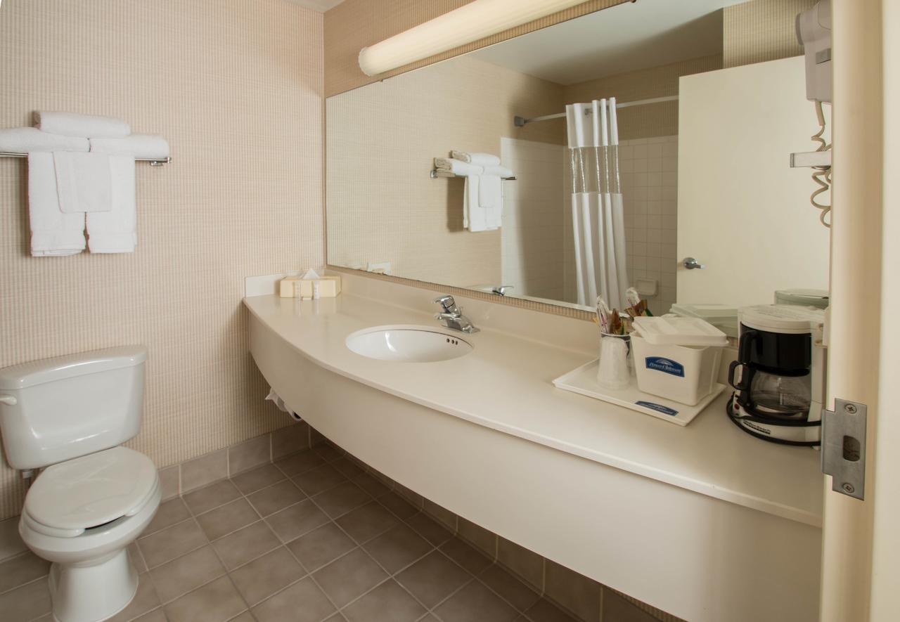 Howard Johnson Plaza By Wyndham Madison - thumb 4