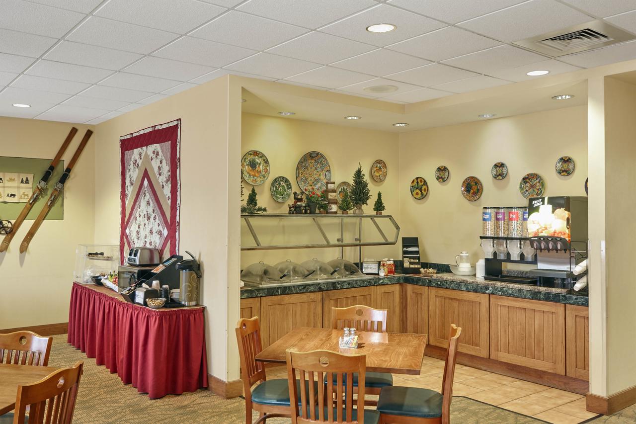 Howard Johnson Plaza By Wyndham Madison - thumb 28