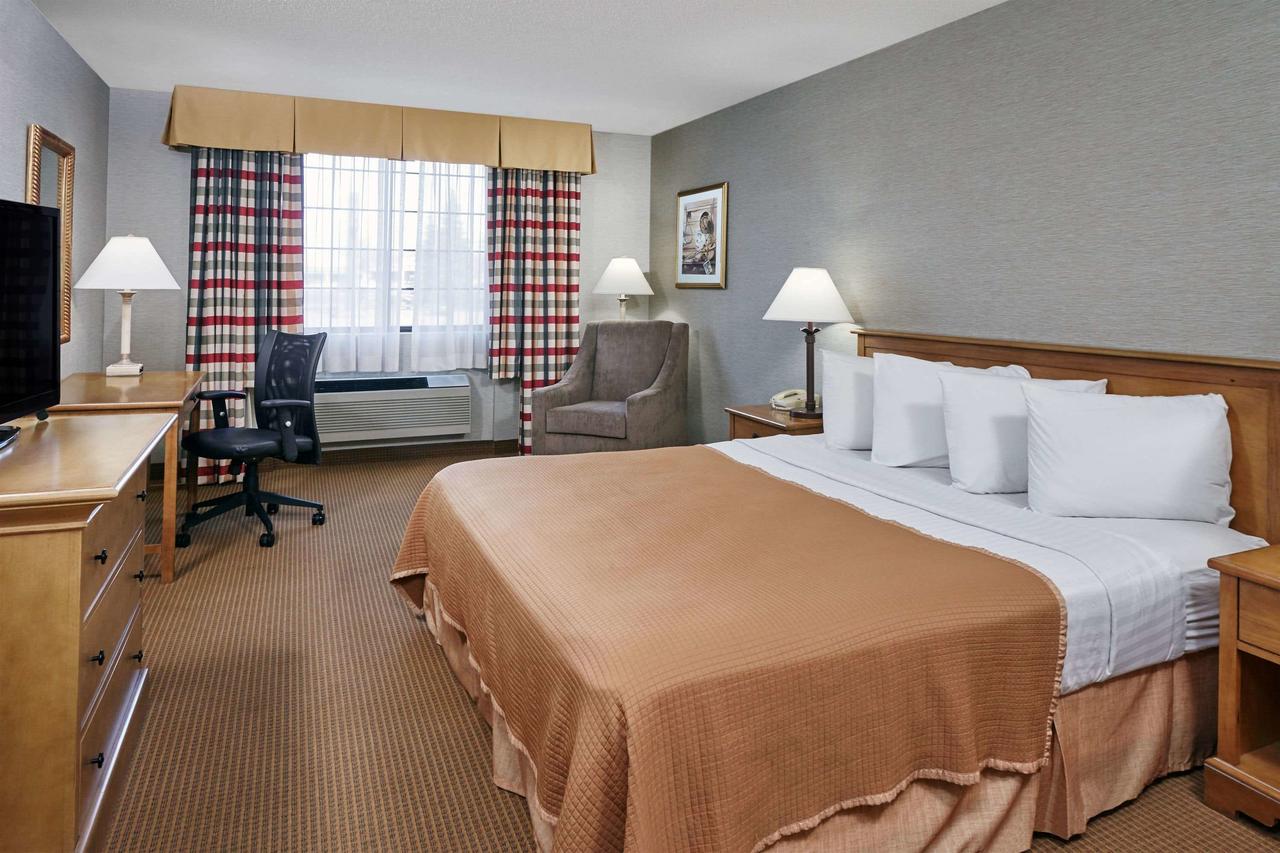 Howard Johnson Plaza By Wyndham Madison - thumb 38