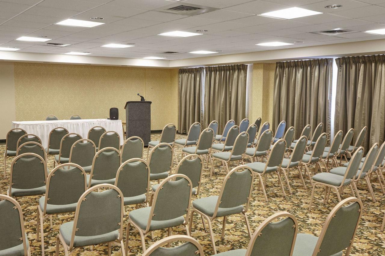 Howard Johnson Plaza By Wyndham Madison - thumb 41