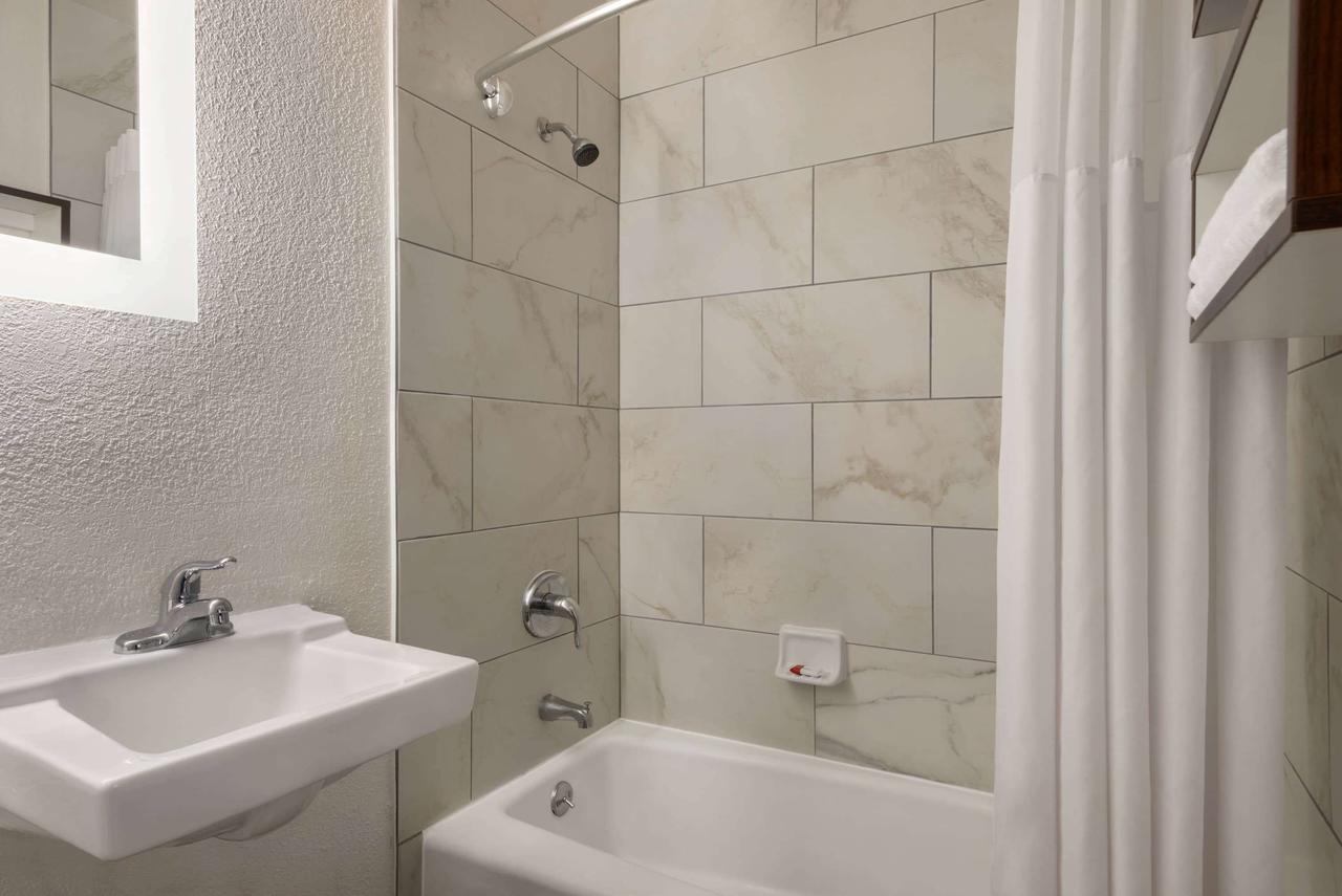 Howard Johnson By Wyndham Appleton - thumb 11