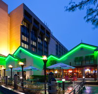 Radisson Hotel Milwaukee West - Tourism Bookings