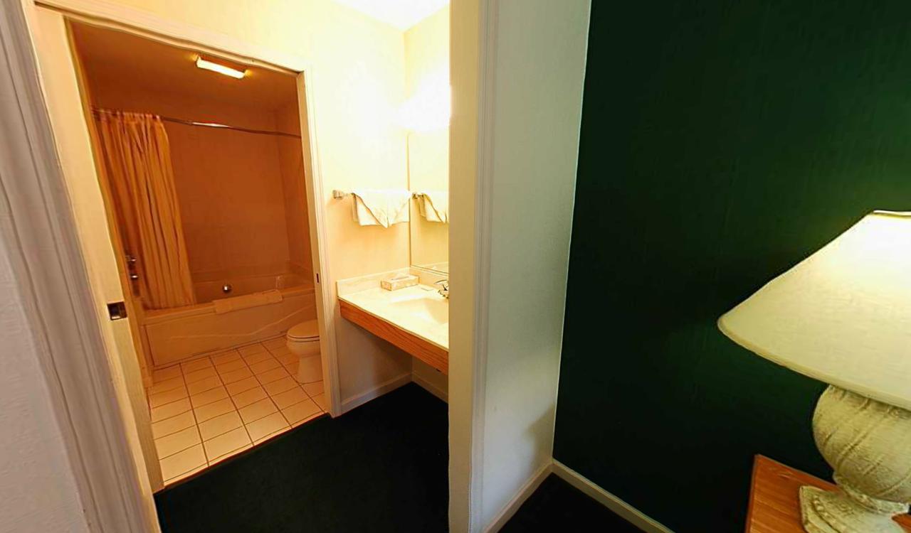 Mirror Lake And Tamarack - thumb 12