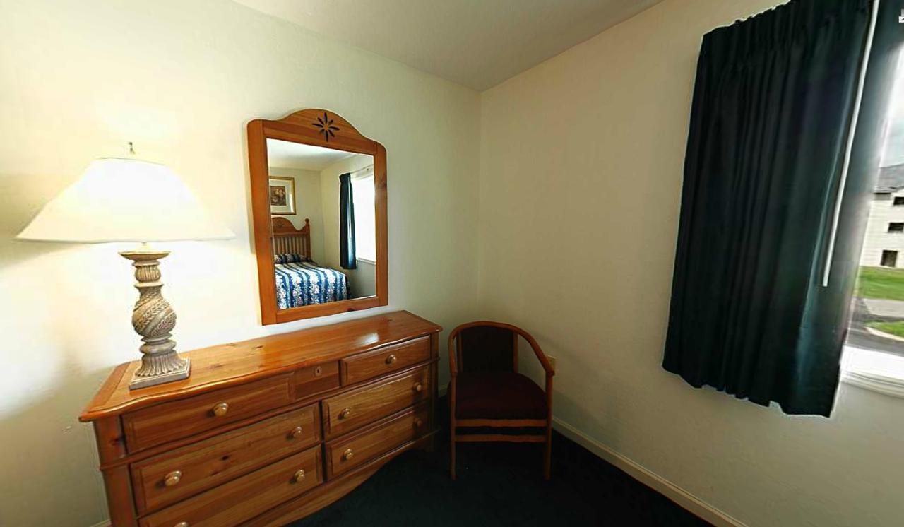 Mirror Lake And Tamarack - thumb 11