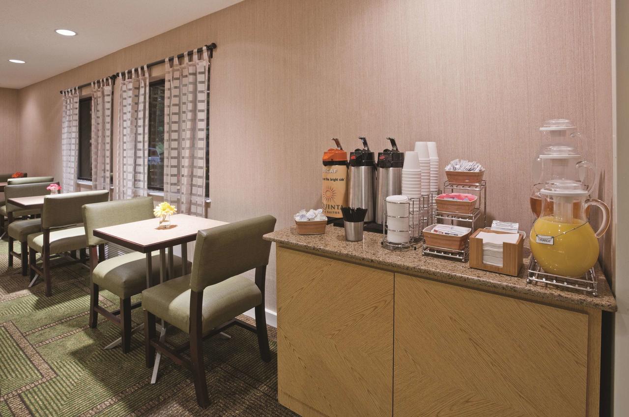La Quinta Inn By Wyndham Sheboygan - thumb 21