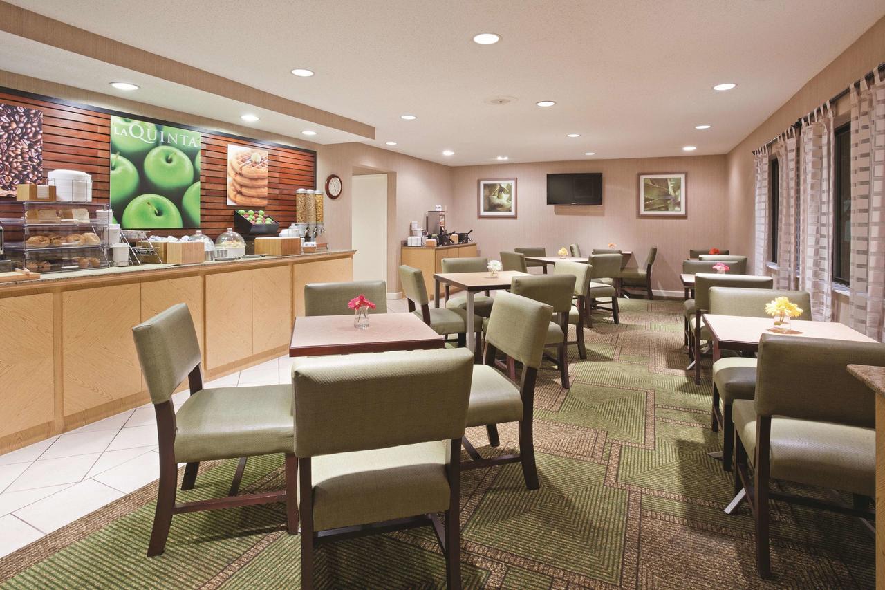 La Quinta Inn By Wyndham Sheboygan - thumb 3