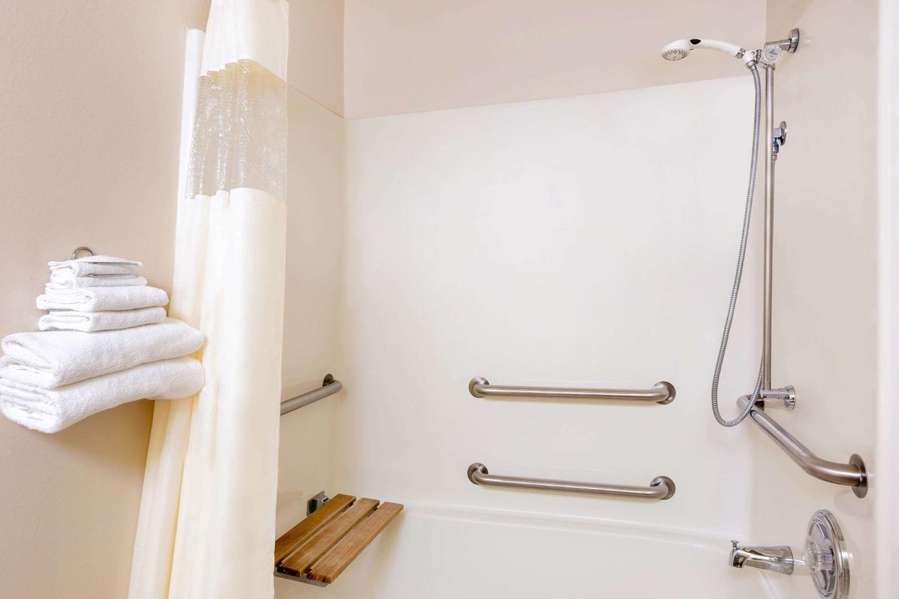 Days Inn & Suites By Wyndham Madison - thumb 41