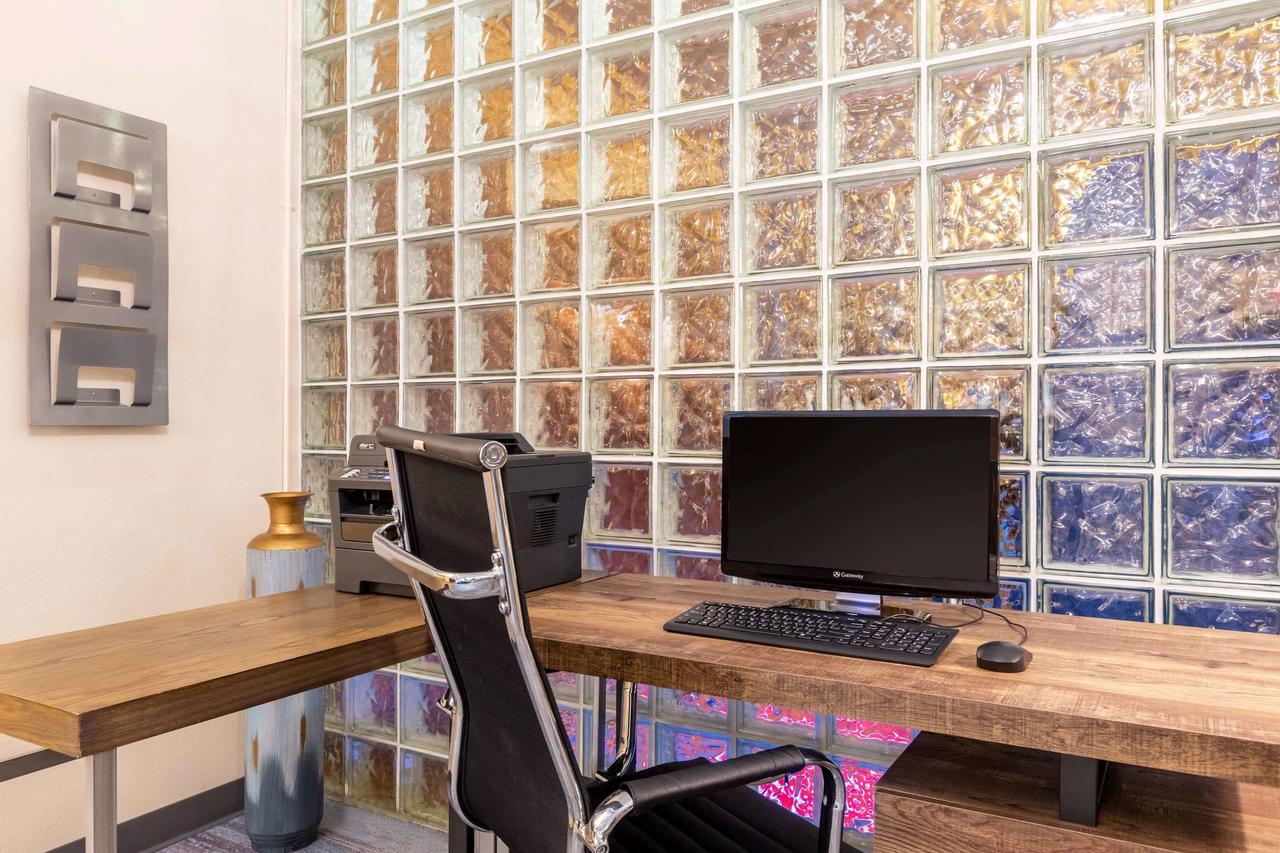 Days Inn & Suites By Wyndham Madison - thumb 31