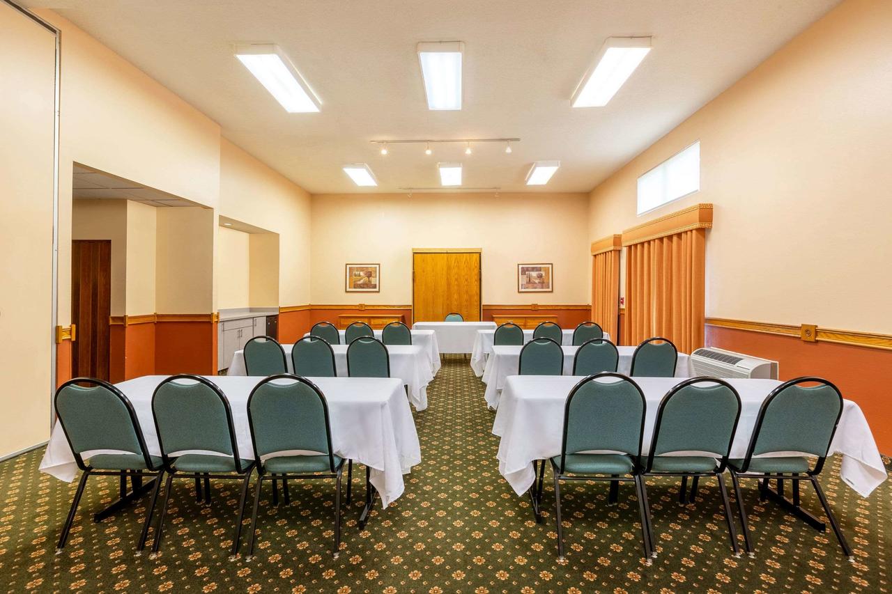 Days Inn & Suites By Wyndham Madison - thumb 26