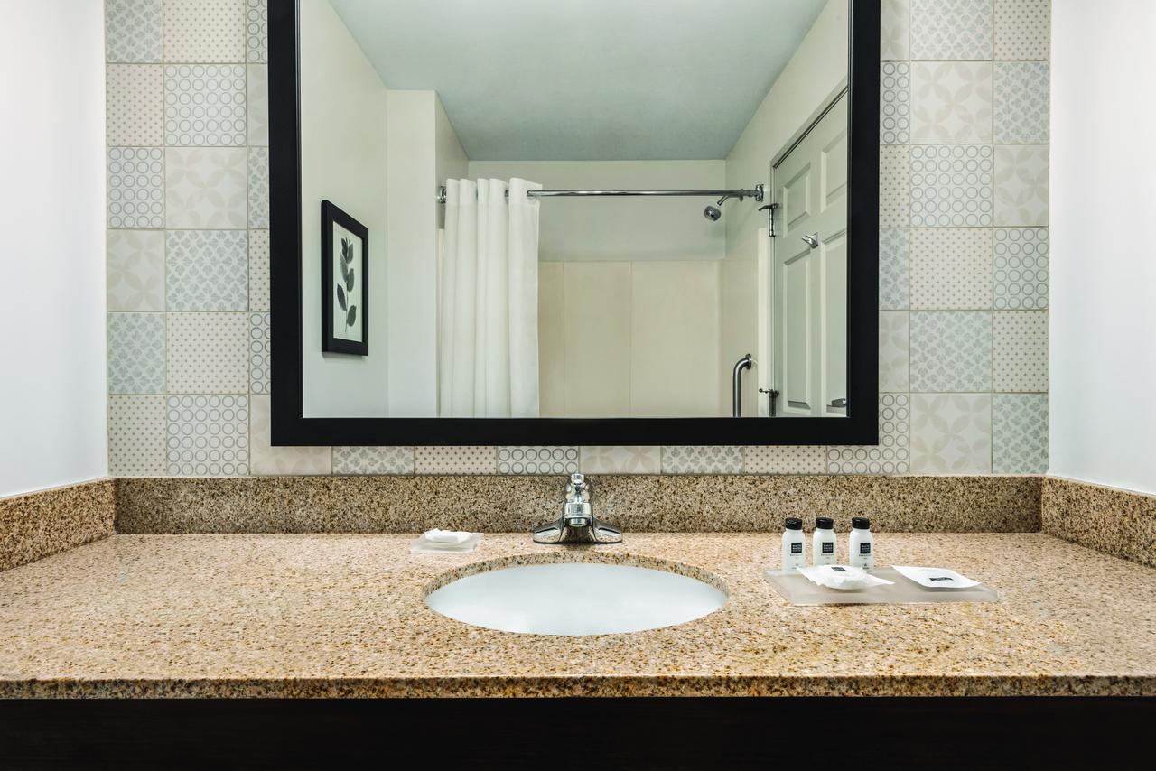 Country Inn & Suites By Radisson, Green Bay East, WI - thumb 6