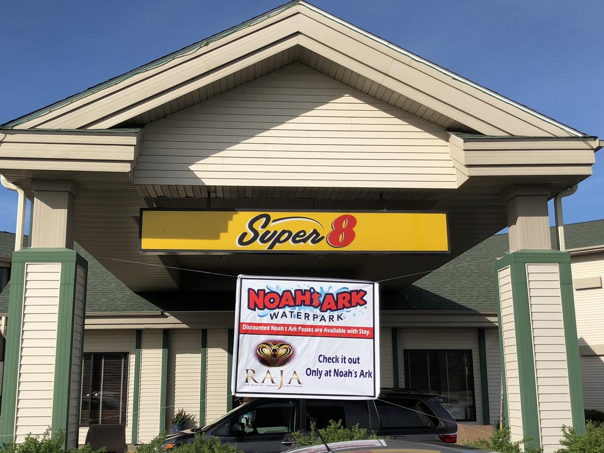 Super 8 By Wyndham Wisconsin Dells - thumb 3