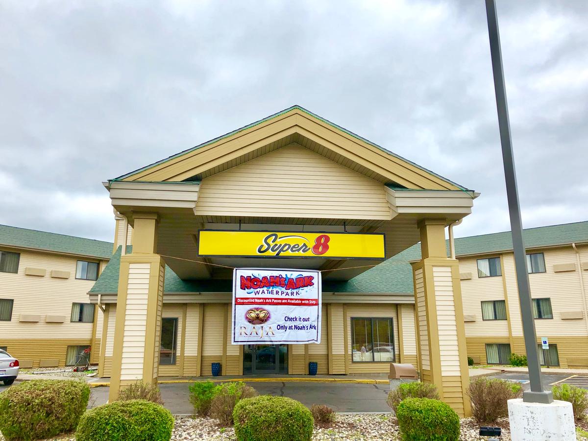 Super 8 By Wyndham Wisconsin Dells - thumb 0