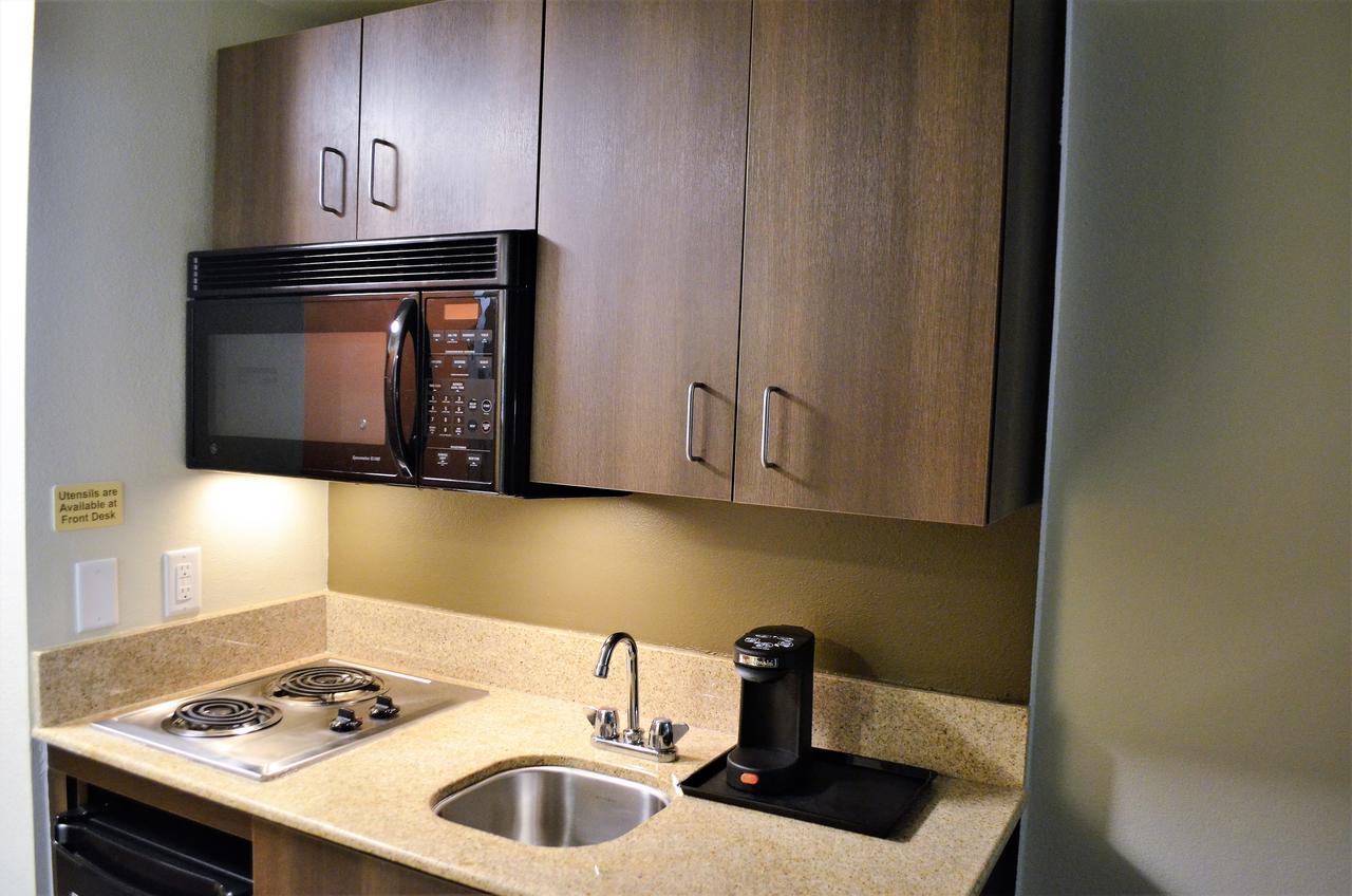 Best Western West Towne Suites - thumb 20