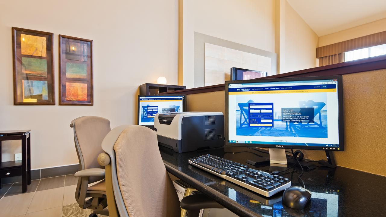 Best Western West Towne Suites - thumb 25
