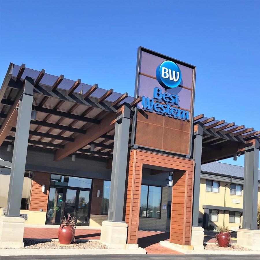 Best Western West Towne Suites - thumb 1