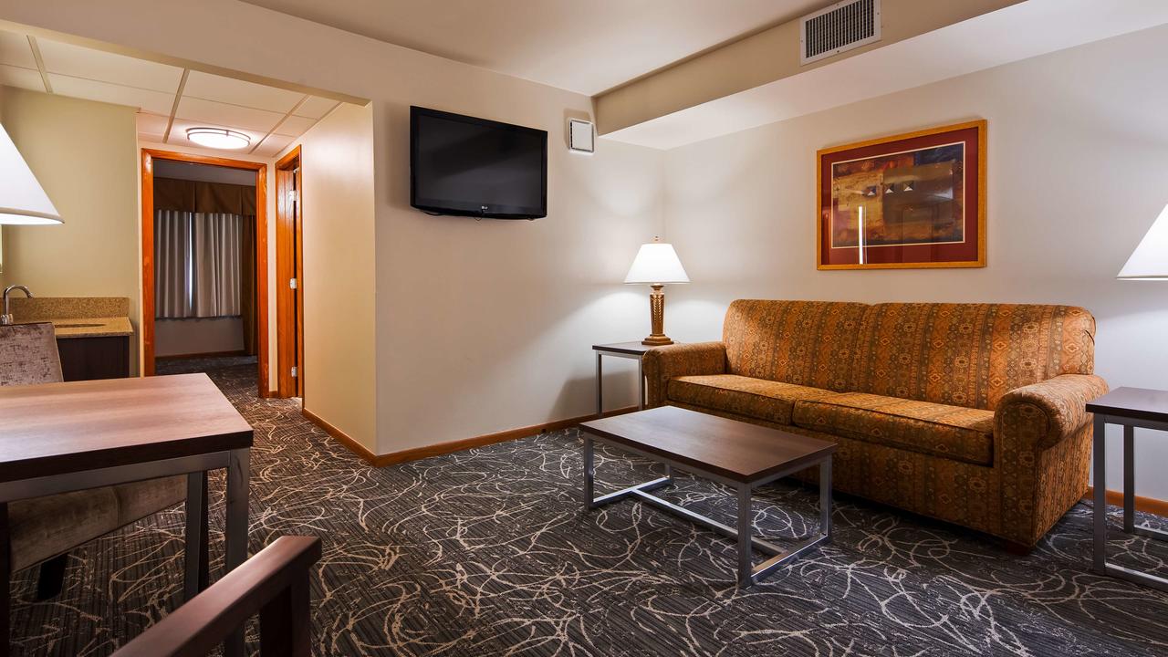 Best Western West Towne Suites - thumb 31