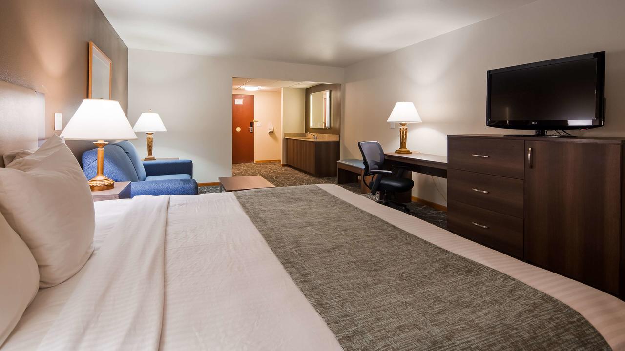 Best Western West Towne Suites - thumb 36